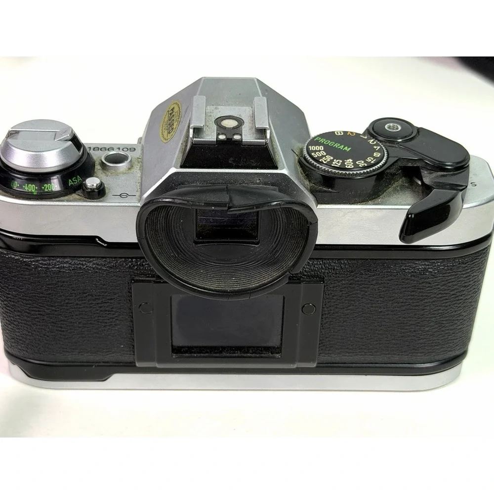 Canon AE-1 Program 35mm SLR Camera FD 50mm Lens 80-200mm Flash Kit Extras READ v